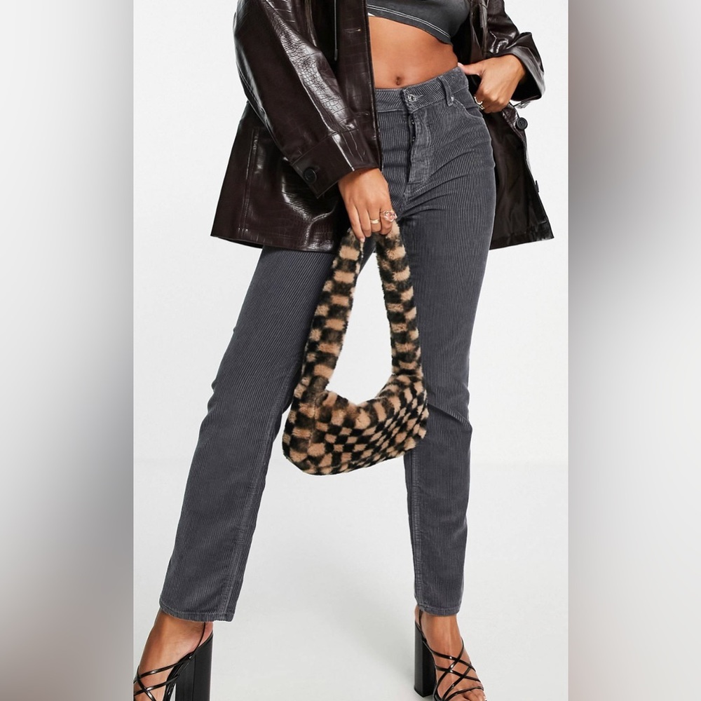 Mid rise 90s style- straight leg jeans in granite corduroy